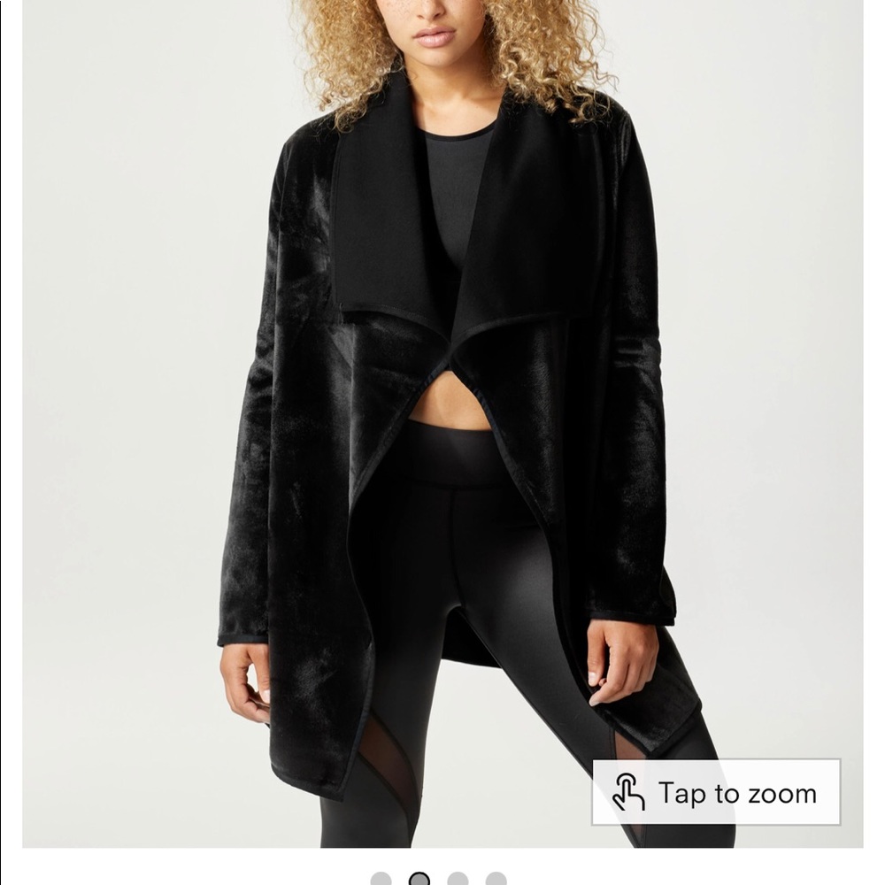 Foxy jacket made out of luxe fur fleece with a draped collar and side pockets. - Picture 2 of 4